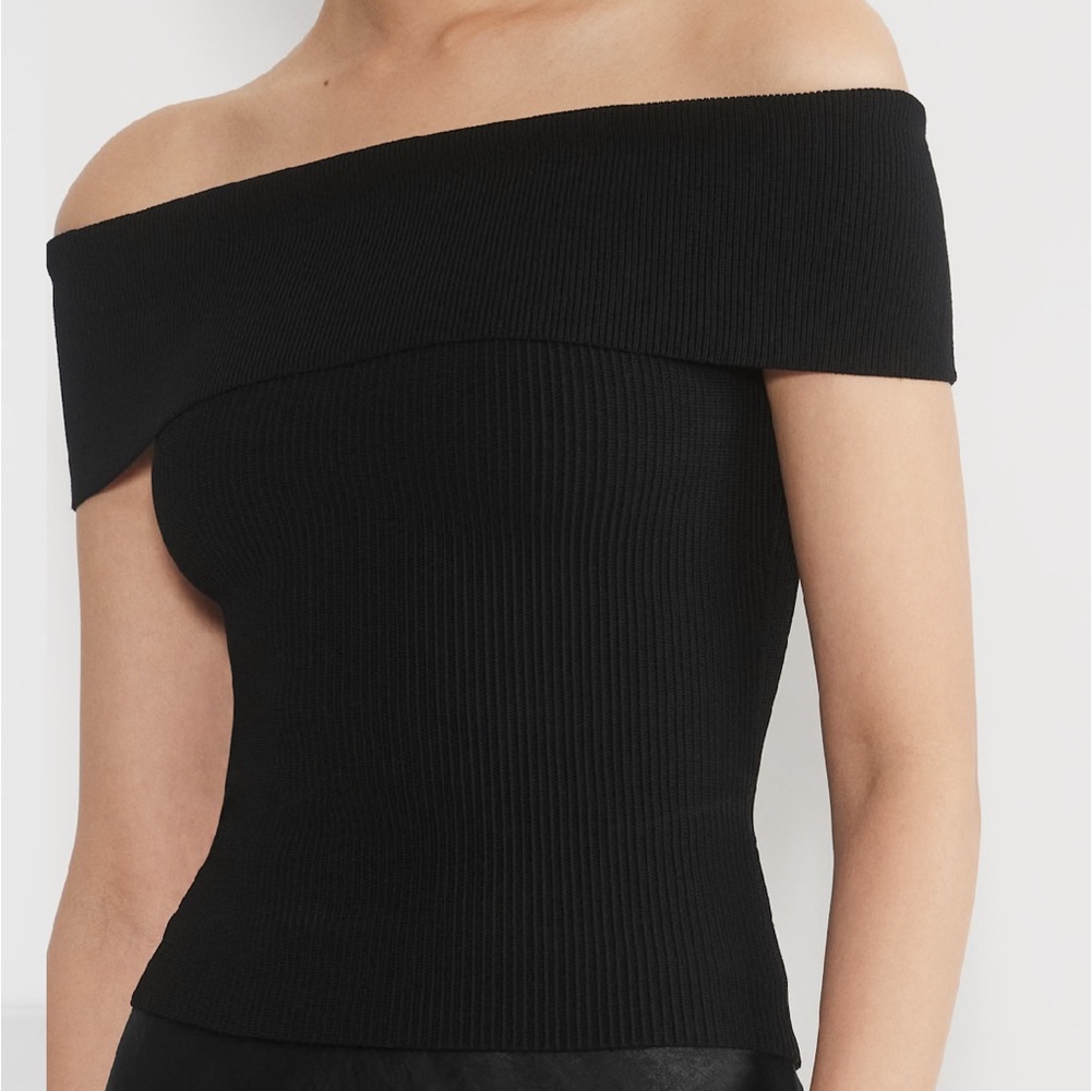Aritzia Off-Shoulder Blue Ribbed Top